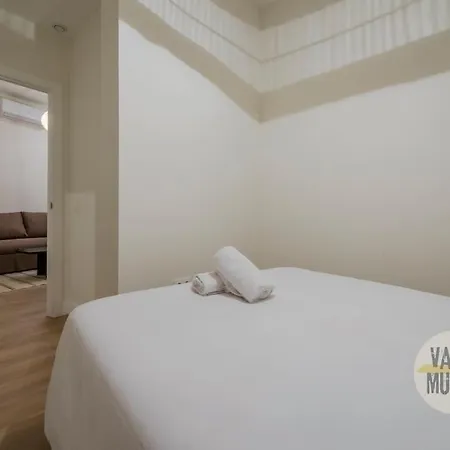 Cozy Y Centrico Apt Para 6Pax En Plaza Del Carmen E2 Madrid Buitenkant foto